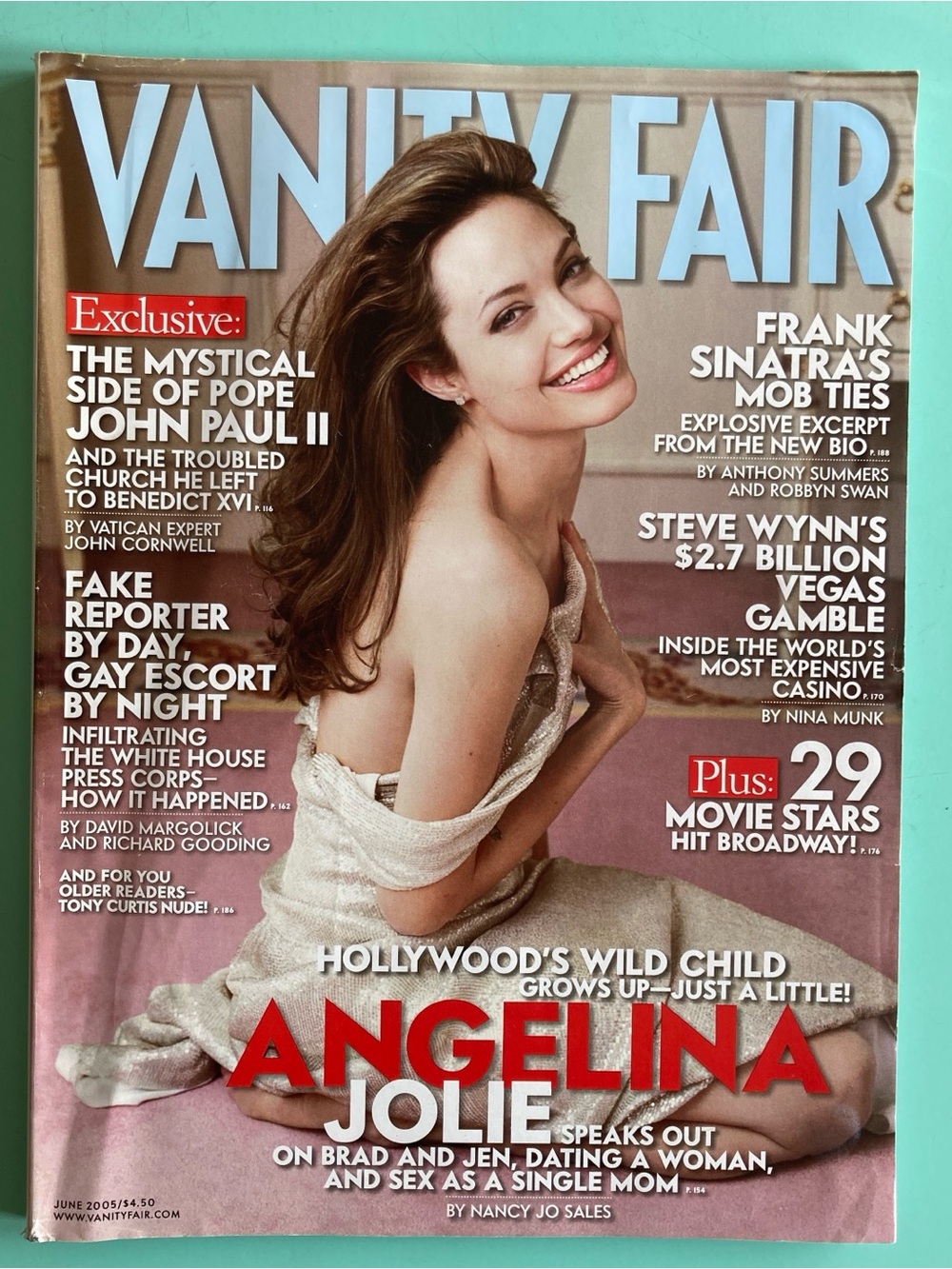 VANITY FAIR Magazine ANGELINA JOLIE STEVE WYNN- BROADWAY June 2005 Creased Cover